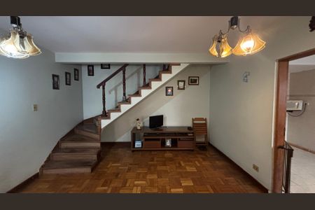 Casa à venda com 109m², 3 quartos e 2 vagas Casa à venda com 109m², 3 quartos e 2 vagasSala