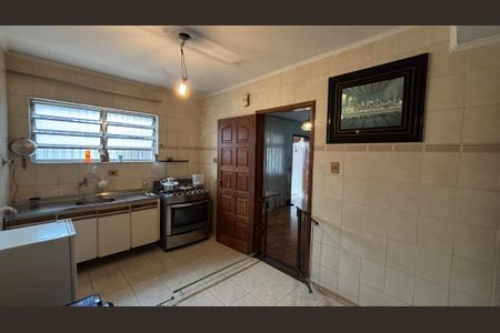 Casa à venda com 109m², 3 quartos e 2 vagas Casa à venda com 109m², 3 quartos e 2 vagasCozinha