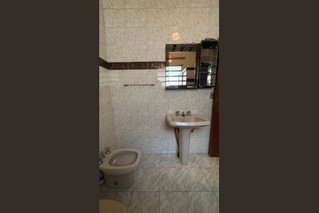 Casa à venda com 109m², 3 quartos e 2 vagas Casa à venda com 109m², 3 quartos e 2 vagasBanheiro