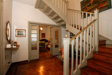 Casa à venda com 300m², 3 quartos e 3 vagas Casa à venda com 300m², 3 quartos e 3 vagasHall de Entrada