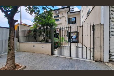 Casa à venda com 300m², 3 quartos e 3 vagas Casa à venda com 300m², 3 quartos e 3 vagasFachada da Casa