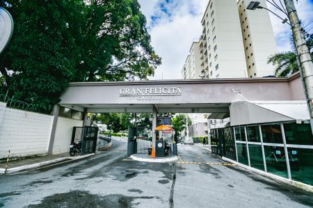 Apartamento à venda com 70m², 2 quartos e 1 vagaFachada e portaria