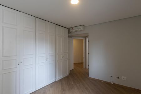 Apartamento para alugar com 240m², 5 quartos e 3 vagasQuarto 2 - Suíte 1