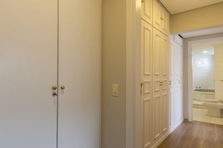 Apartamento para alugar com 240m², 5 quartos e 3 vagasCorredor