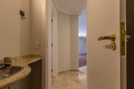 Apartamento para alugar com 240m², 5 quartos e 3 vagasLavabo