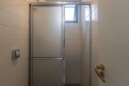 Apartamento para alugar com 240m², 5 quartos e 3 vagasBanheiro de serviço