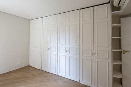 Apartamento para alugar com 240m², 5 quartos e 3 vagasQuarto 2 - Suíte 1