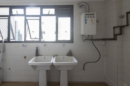 Apartamento para alugar com 240m², 5 quartos e 3 vagasÁrea de Serviço