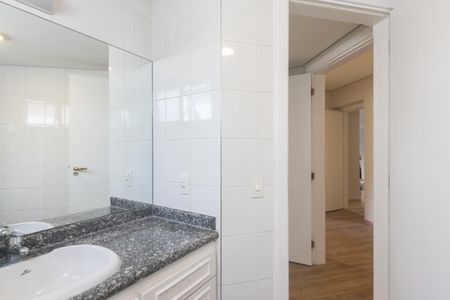 Apartamento para alugar com 240m², 5 quartos e 3 vagasBanheiro da Suíte 1