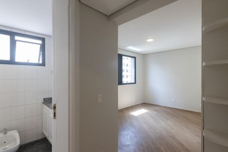 Apartamento para alugar com 240m², 5 quartos e 3 vagasQuarto 2 - Suíte 1