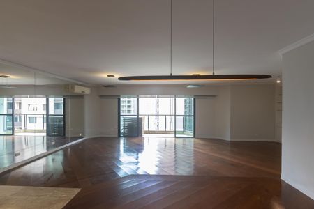 Apartamento para alugar com 240m², 5 quartos e 3 vagasSala