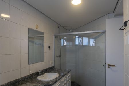 Apartamento para alugar com 240m², 5 quartos e 3 vagasBanheiro da Suíte 2