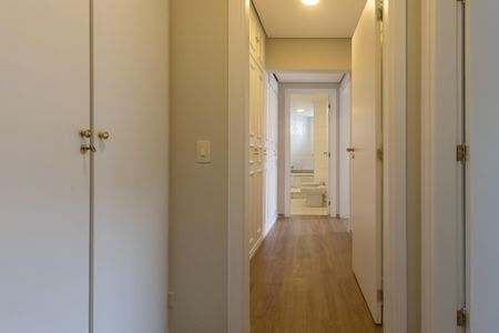 Apartamento para alugar com 240m², 5 quartos e 3 vagasBanheiro da Suíte 1