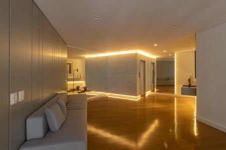 Apartamento para alugar com 240m², 5 quartos e 3 vagasHall social