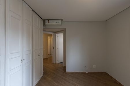 Apartamento para alugar com 240m², 5 quartos e 3 vagasQuarto 2 - Suíte 1
