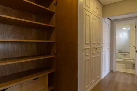 Apartamento para alugar com 240m², 5 quartos e 3 vagasCorredor