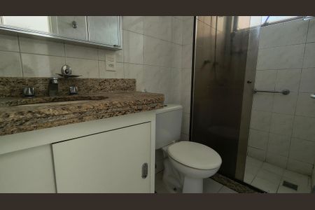 Apartamento à venda com 83m², 2 quartos e 2 vagasBanheiro da Suíte 1