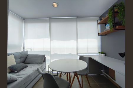 Studio para alugar com 31m², 1 quarto e sem vaga Studio para alugar com 31m², 1 quarto e sem vagaVaranda