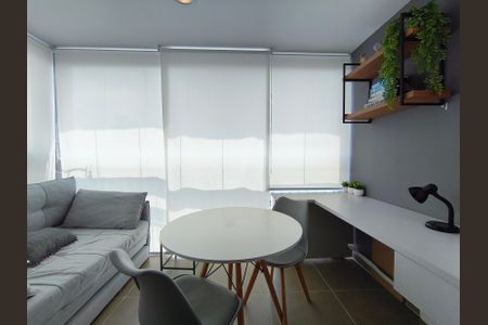 Studio para alugar com 31m², 1 quarto e sem vaga Studio para alugar com 31m², 1 quarto e sem vagaVaranda
