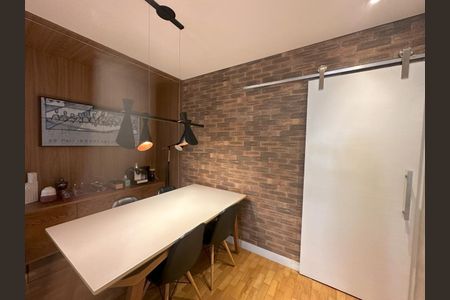 Apartamento à venda com 104m², 2 quartos e 2 vagasSala