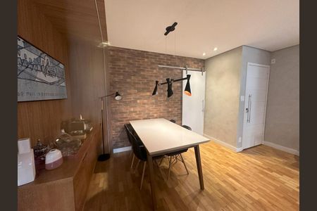 Apartamento à venda com 104m², 2 quartos e 2 vagasSala