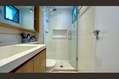 Apartamento à venda com 73m², 2 quartos e 1 vagaBanheiro da Suíte