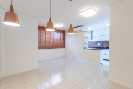 Sala de apartamento à venda com 2 quartos, 69m² em Sagrada Família, Belo Horizonte