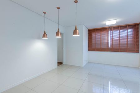 Sala de apartamento à venda com 2 quartos, 69m² em Sagrada Família, Belo Horizonte