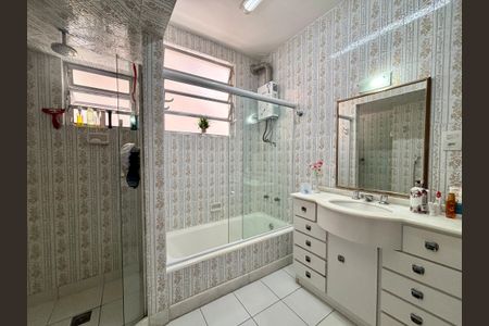 Apartamento à venda com 130m², 4 quartos e 1 vagaBanheiro social 2