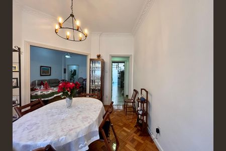 Apartamento à venda com 130m², 4 quartos e 1 vagaSala de jantar