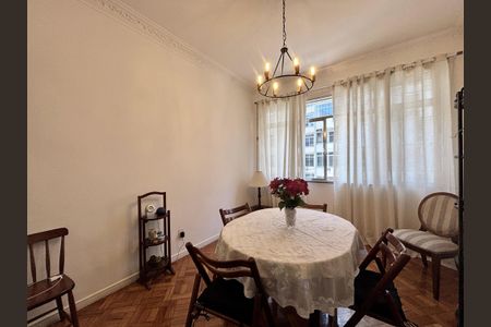 Apartamento à venda com 130m², 4 quartos e 1 vagaSala de jantar