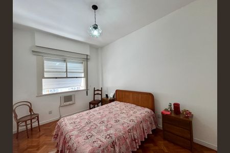 Apartamento à venda com 130m², 4 quartos e 1 vagaQuarto 2