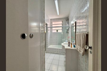 Apartamento à venda com 130m², 4 quartos e 1 vagaBanheiro social 2