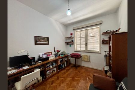 Apartamento à venda com 130m², 4 quartos e 1 vagaQuarto 1