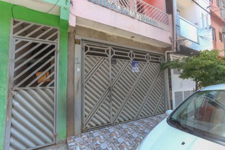 Casa para alugar com 50m², 2 quartos e 1 vaga Casa para alugar com 50m², 2 quartos e 1 vagaFachada