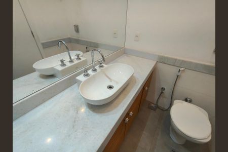 Apartamento à venda com 114m², 3 quartos e 1 vagaBanheiro da Suíte