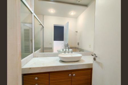 Apartamento à venda com 114m², 3 quartos e 1 vagaBanheiro da Suíte