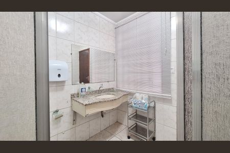 Casa para alugar com 400m², 4 quartos e 6 vagasBanheiro 2