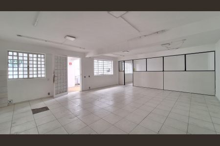 Casa para alugar com 400m², 4 quartos e 6 vagasSalão