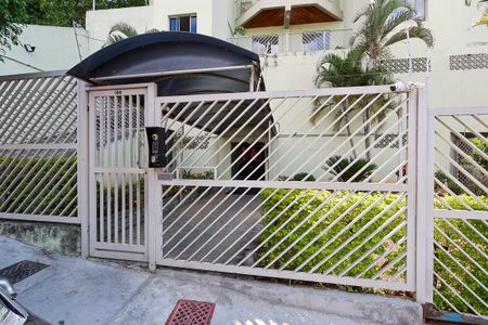 Apartamento para alugar com 65m², 2 quartos e 1 vagaFachada do condomínio