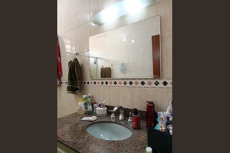 Casa à venda com 185m², 4 quartos e 2 vagasBanheiro da Suíte