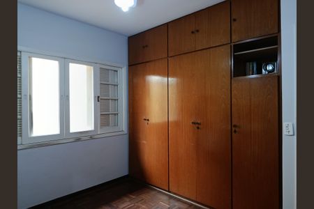 Casa à venda com 185m², 4 quartos e 2 vagasQuarto 1