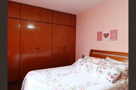 Casa à venda com 185m², 4 quartos e 2 vagasSuíte