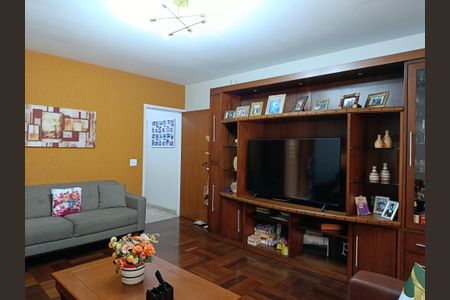 Casa à venda com 185m², 4 quartos e 2 vagasSala de estar