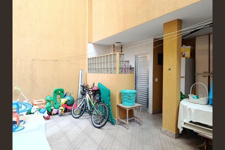 Casa à venda com 185m², 4 quartos e 2 vagasQuintal