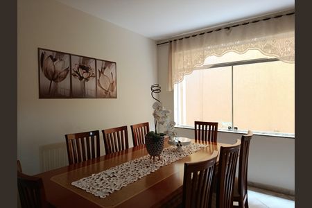 Casa à venda com 185m², 4 quartos e 2 vagasSala de jantar