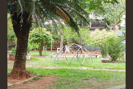 Casa à venda com 185m², 4 quartos e 2 vagasÁrea de lazer