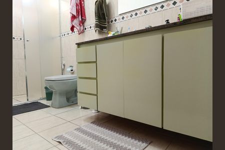 Casa à venda com 185m², 4 quartos e 2 vagasBanheiro da Suíte