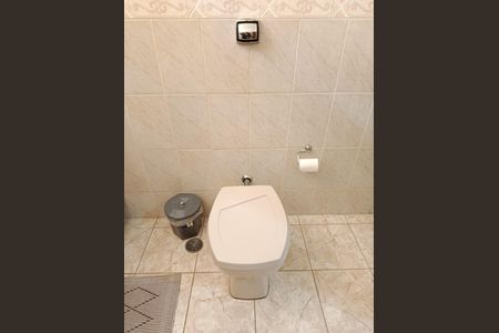 Casa à venda com 185m², 4 quartos e 2 vagasBanheiro