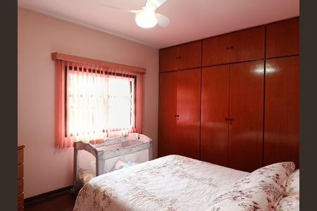 Casa à venda com 185m², 4 quartos e 2 vagasSuíte